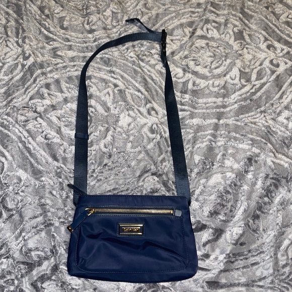 Calvin Klein bag waist belt bag not a shoulder bag - Picture 1 of 6